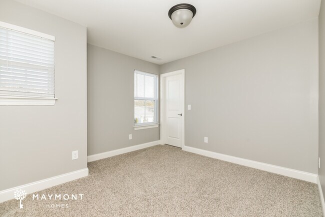 Building Photo - Stunning 3 Bedroom in Lebanon