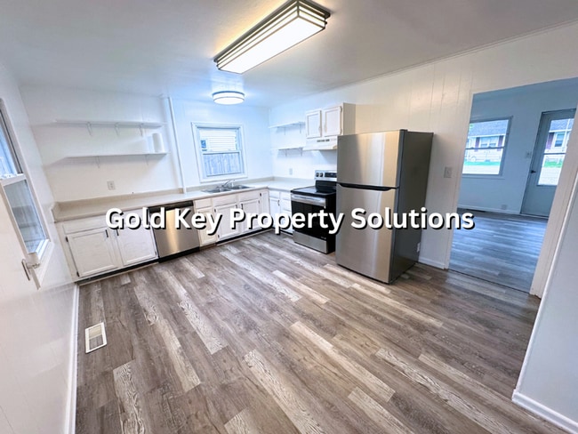 Building Photo - 3 Bed 1 Bath Home For Rent! (NO SECTION 8)