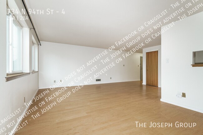 Building Photo - 734 N 94th St
