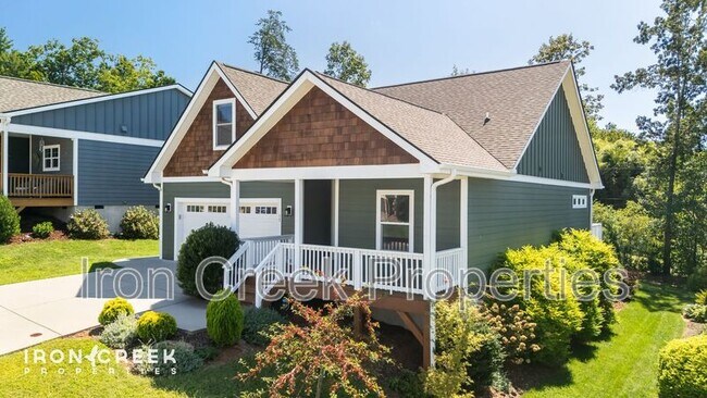 Building Photo - 17 Woodbridge Park Dr