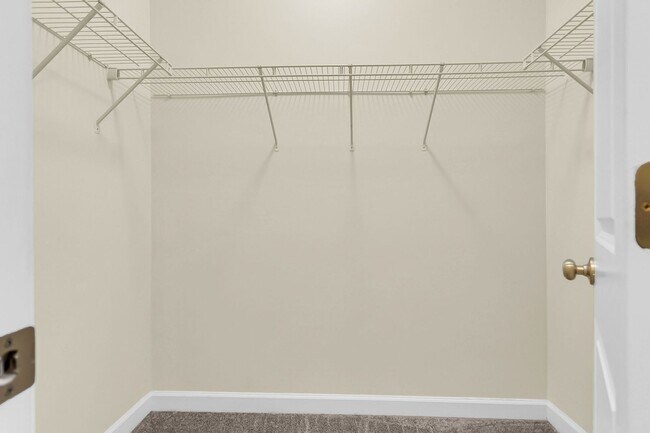 Building Photo - Beautiful FOUR bedroom townhome in Goose Creek!