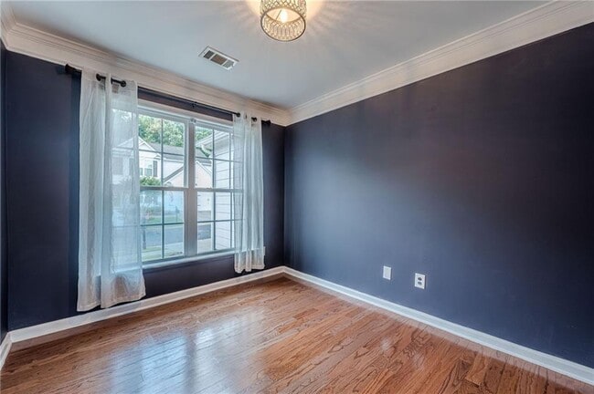 Building Photo - 300 Balaban Cir