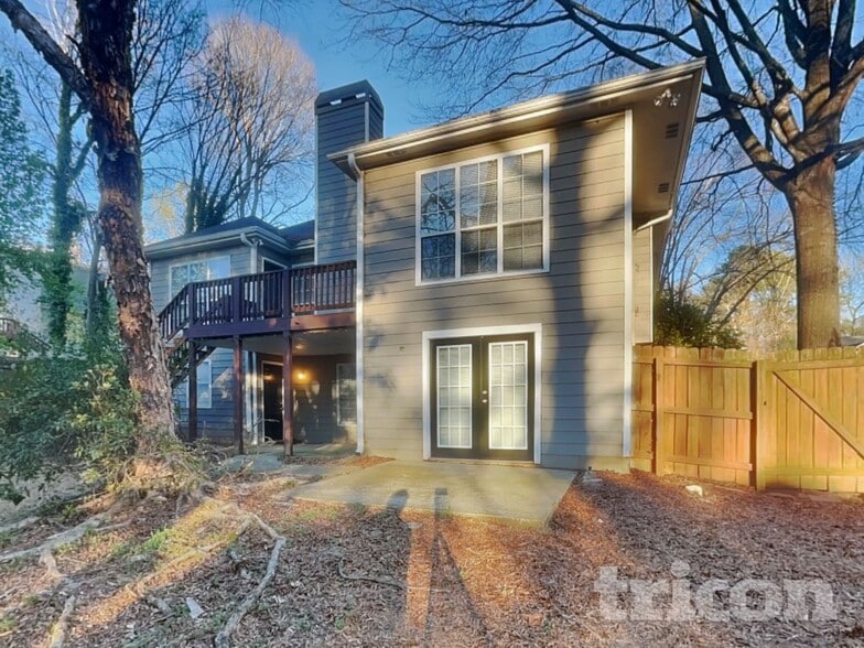 Building Photo - 547 Horseshoe Cir