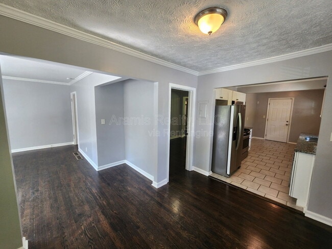 Building Photo - 120 Burbank Dr NW