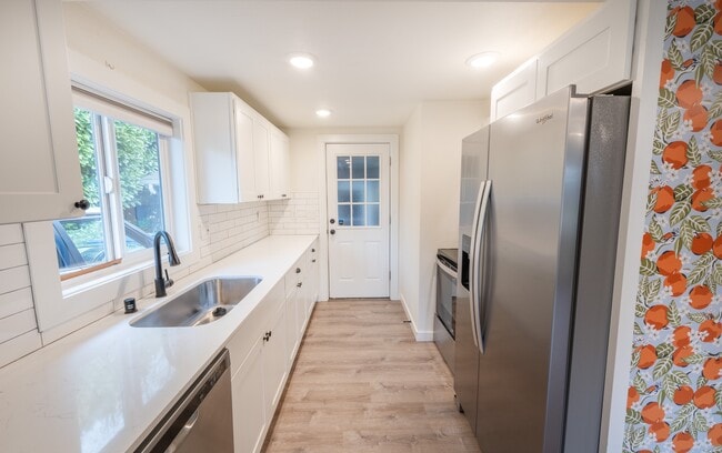 Building Photo - 1413 SW Cambridge St