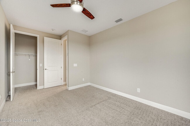 Building Photo - 7782 Paragrass Ave