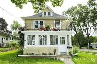 Building Photo - Spacious 1 bedroom lower