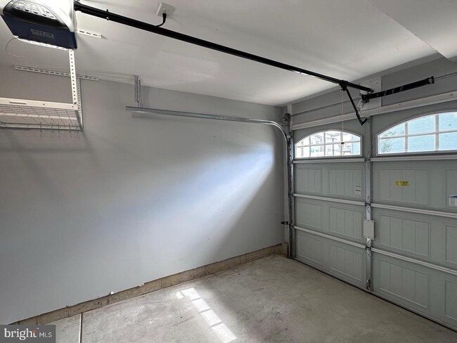 Building Photo - 1105 Kohana Dr