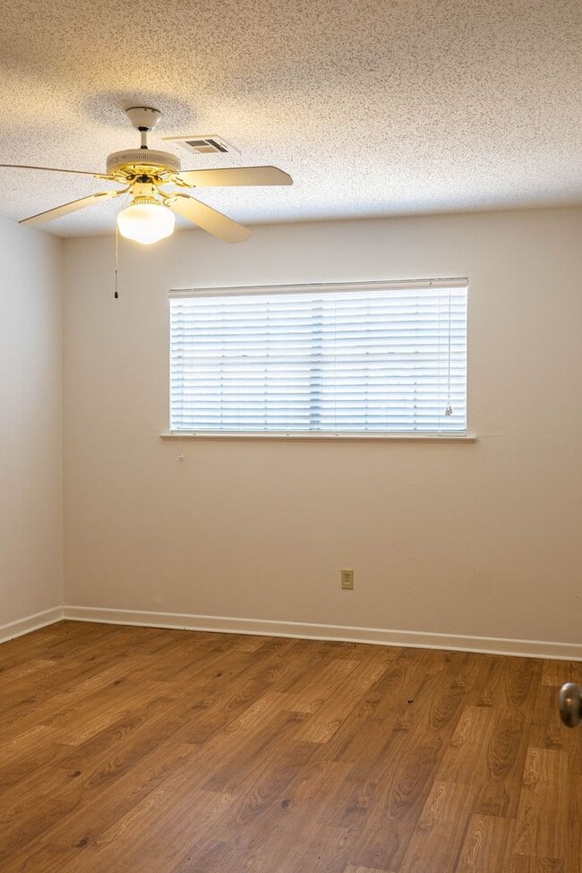 Building Photo - 6508-6510 Alford