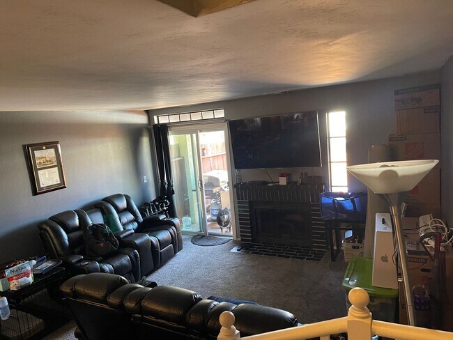 Building Photo - Updated 2 Bedroom, 2.5 Bath Condo Includes...