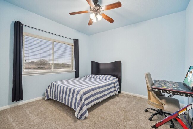 Building Photo - 2622 Fairwood Dr