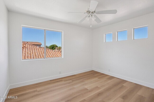 Building Photo - 5953 W Aurora Dr