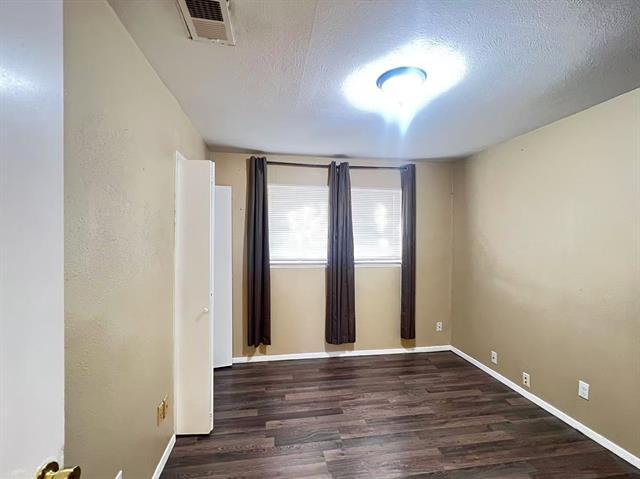 Building Photo - 1105 Spring Lake Dr
