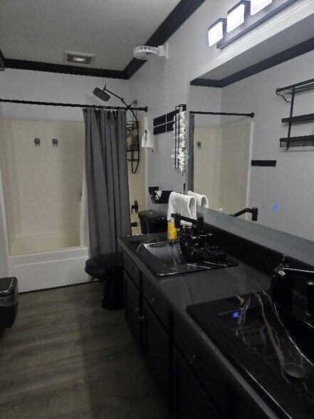 Building Photo - 43330 W Estrada St