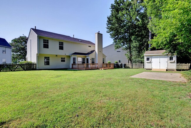 Building Photo - Convenient Coventry Home