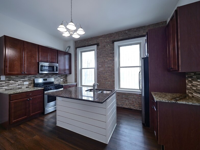 Building Photo - 3156 N Central Park Ave