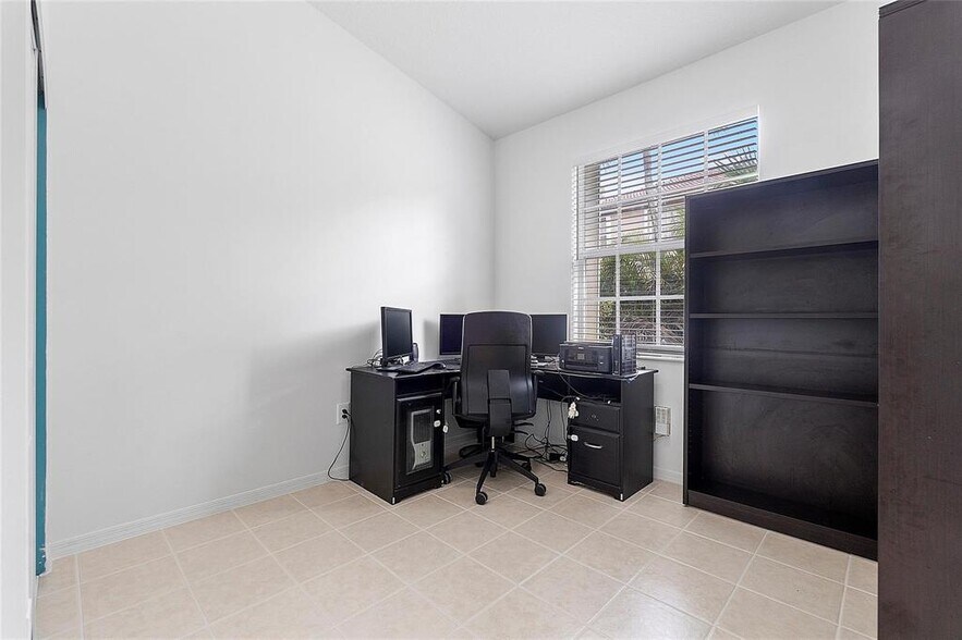 Building Photo - 5385 NW 124th Way