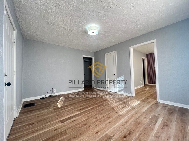 Building Photo - Newly Renovated, 4 Bedroom, 2 Bathroom Home Available NOW!