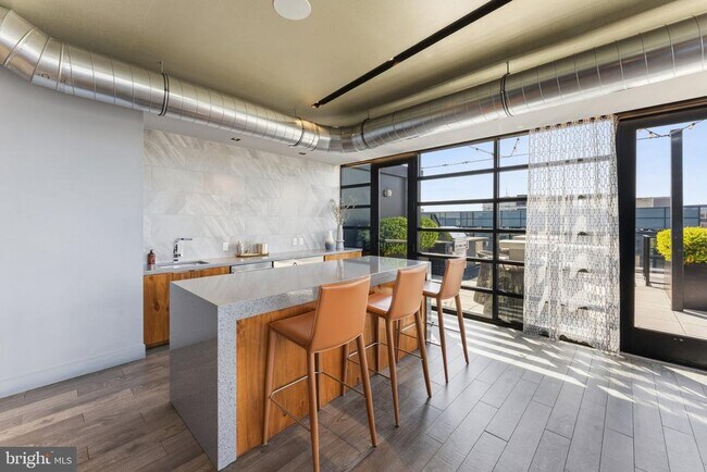 Building Photo - 1300 4th St SE