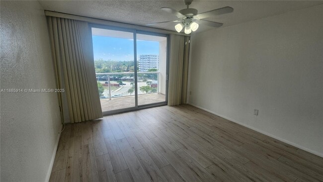 Building Photo - 1301 NE Miami Gardens Dr