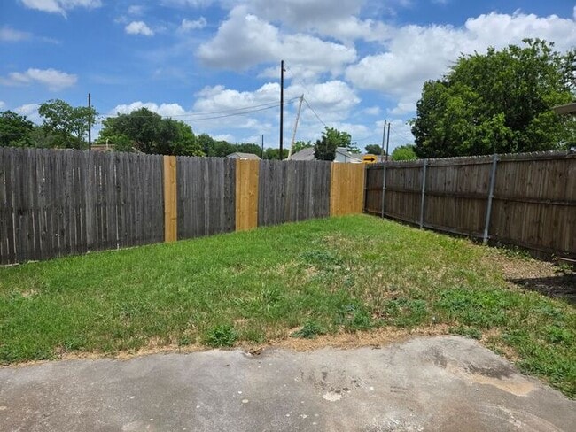 Building Photo - 10327 Bernardin Cir