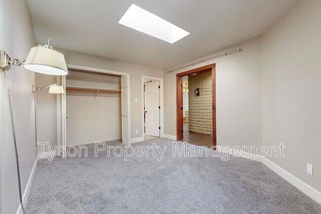 Building Photo - 6208 Sabre Ct NW