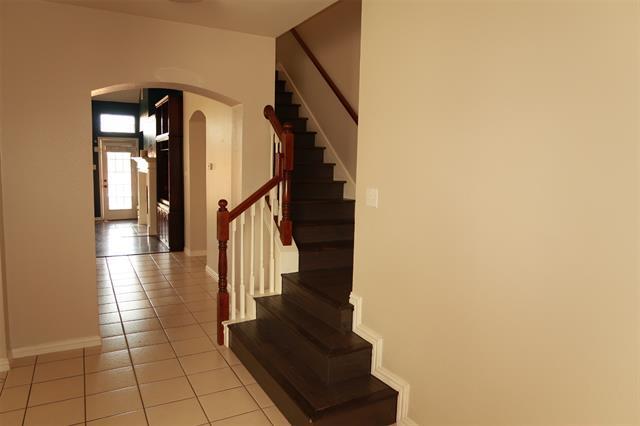 Building Photo - 6307 Lakewood Dr