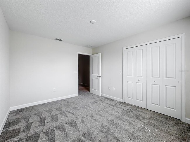Building Photo - 8886 FALLEN OAK Dr