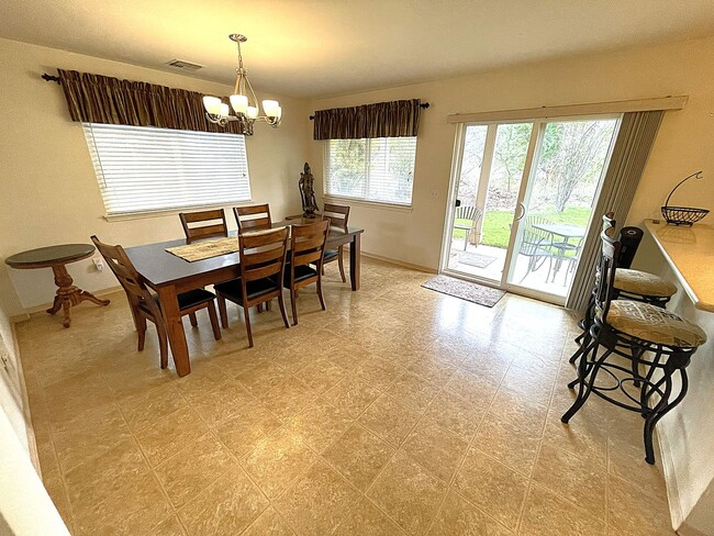 Building Photo - Maui Lani - Furnished 4-bedroom, 3-bathroom home with a 2 car garage