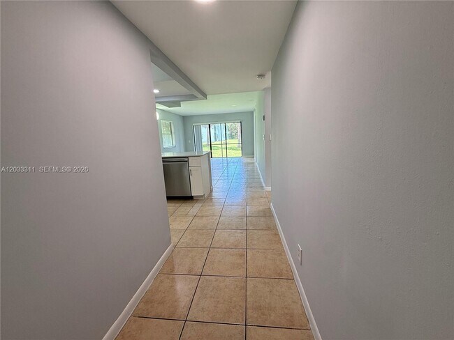 Building Photo - 4885 Arjaro Dr