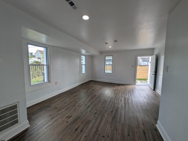 Building Photo - 519 Graff Ln