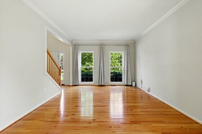 Building Photo - 2513 Holly Springs Ct