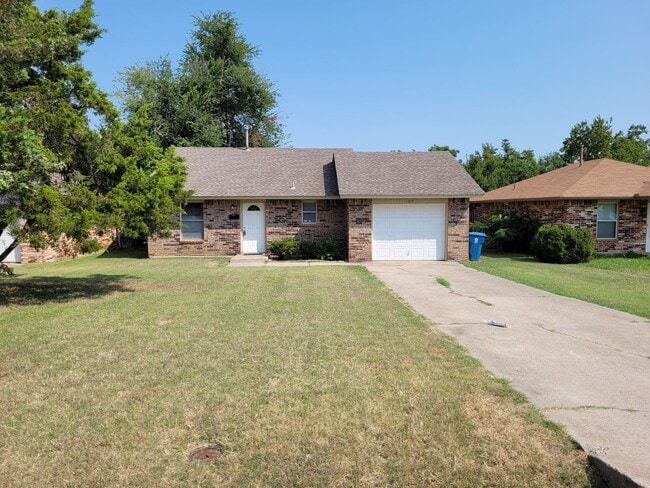 Building Photo - 2 bedroom 1 bathroom house with 1 car garage and central heat and air