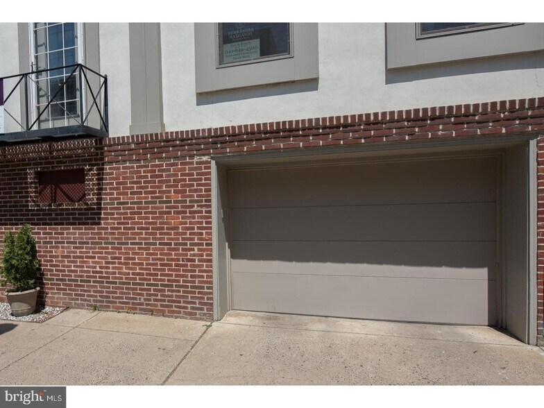 Building Photo - 2311 South St
