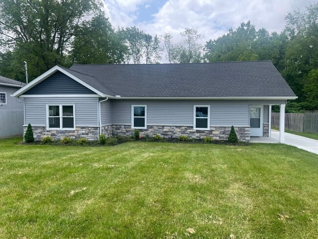 Primary Photo - Completely remodeled 3 bedroom 1 bath house
