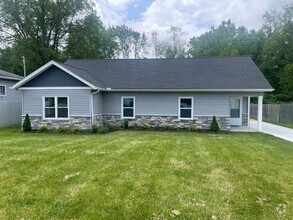 Building Photo - Completely remodeled 3 bedroom 1 bath house