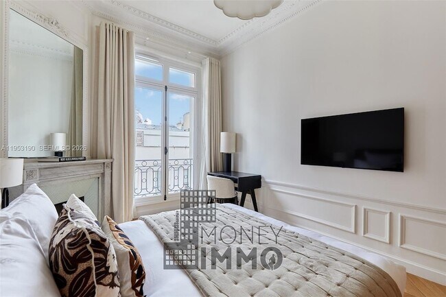 Building Photo - 11 Rue St