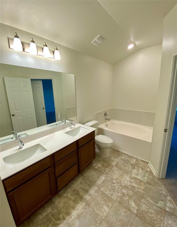 Building Photo - 4416 Avellino Dr