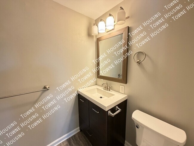 Building Photo - 132 Denrose Dr