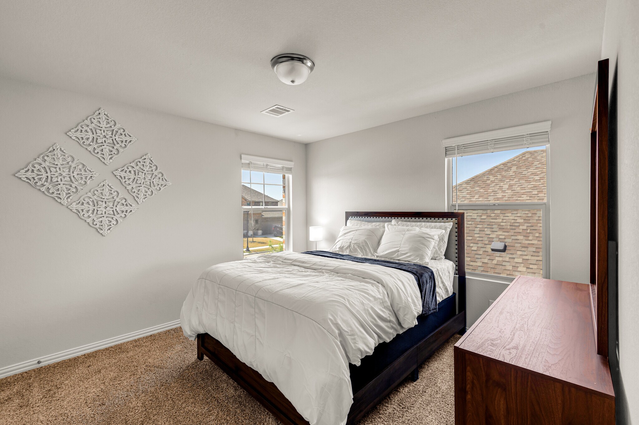 Building Photo - 2104 Bellatrix Dr