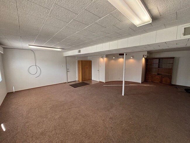 Building Photo - 2541-2543 Edgemont