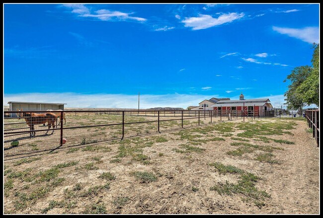 Building Photo - 3 Acre Horse Ranch & Home Rental SE Boise ...