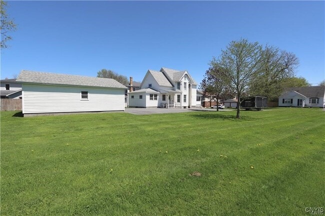Building Photo - 843 Davidson St