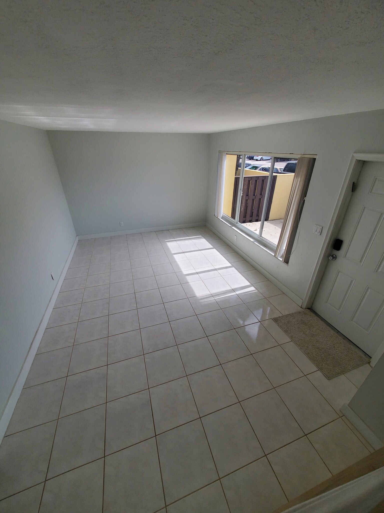 Building Photo - 3652 SW 60th Ter