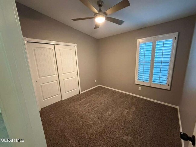 Building Photo - 460 Prime Desert Dr