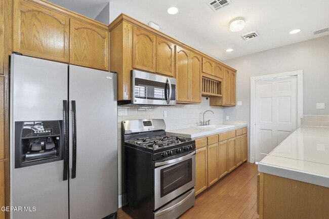 Building Photo - 4410 Trowbridge Dr
