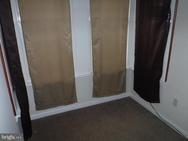 Building Photo - 153 S Main St