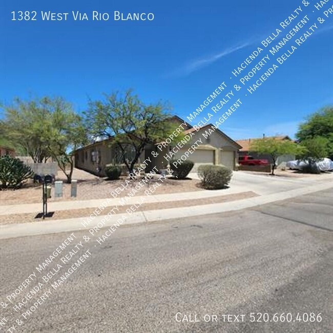 Building Photo - 1382 W Via Rio Blanco