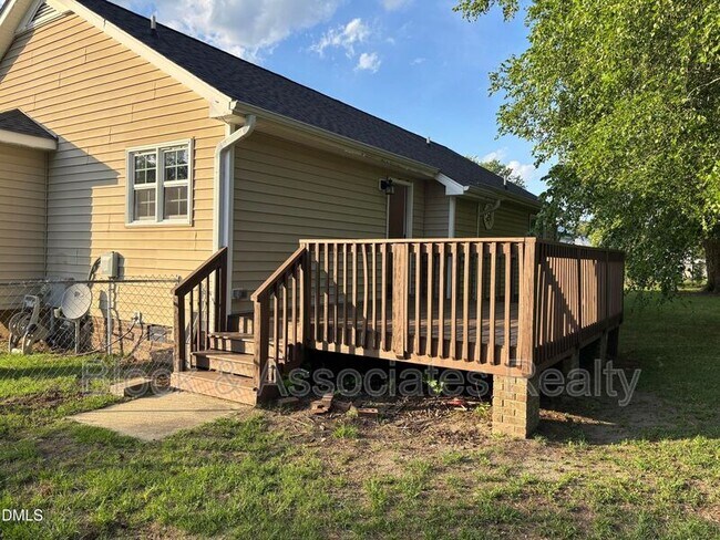 Building Photo - 170 Devin Dr