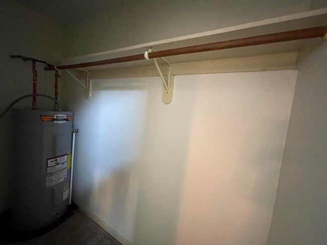 Building Photo - 521 Pine St